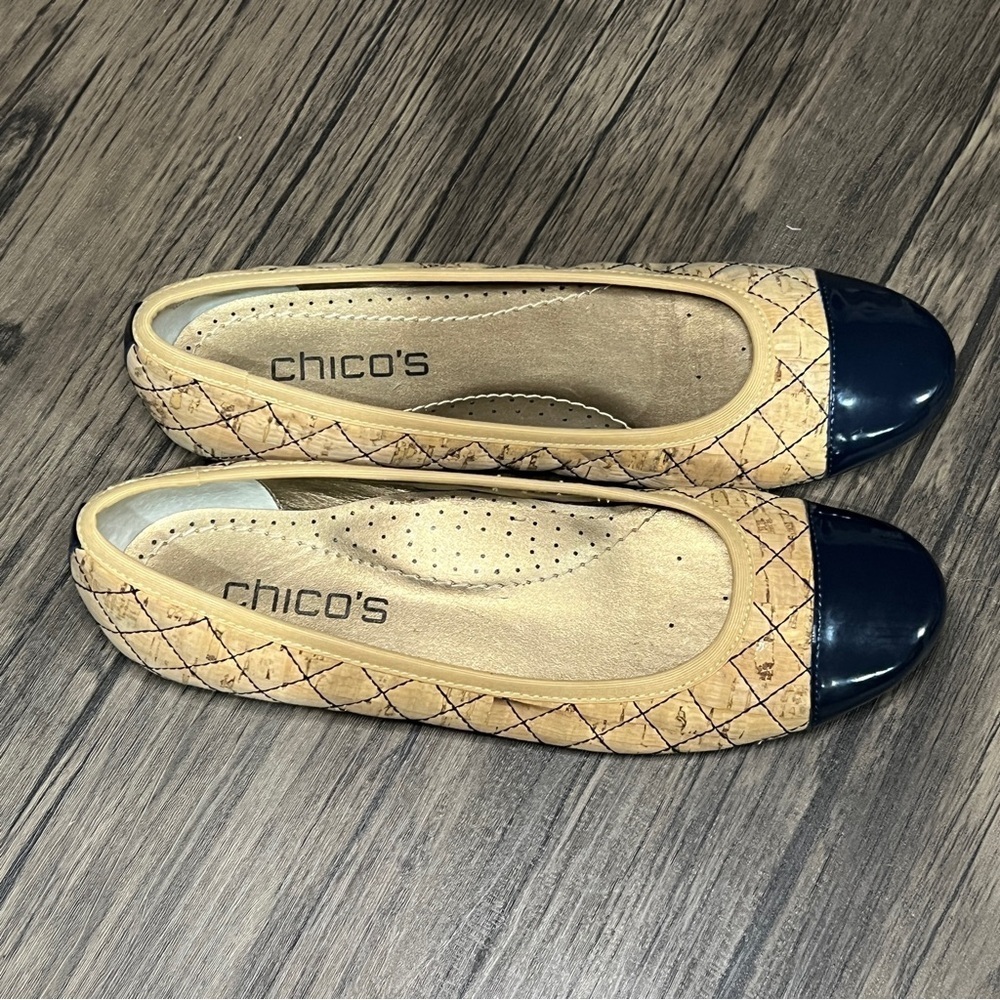 CHICOS SIZE 7 1/2 Sable Nat Cork Criss Cross Stitching Ballet Flats Navy